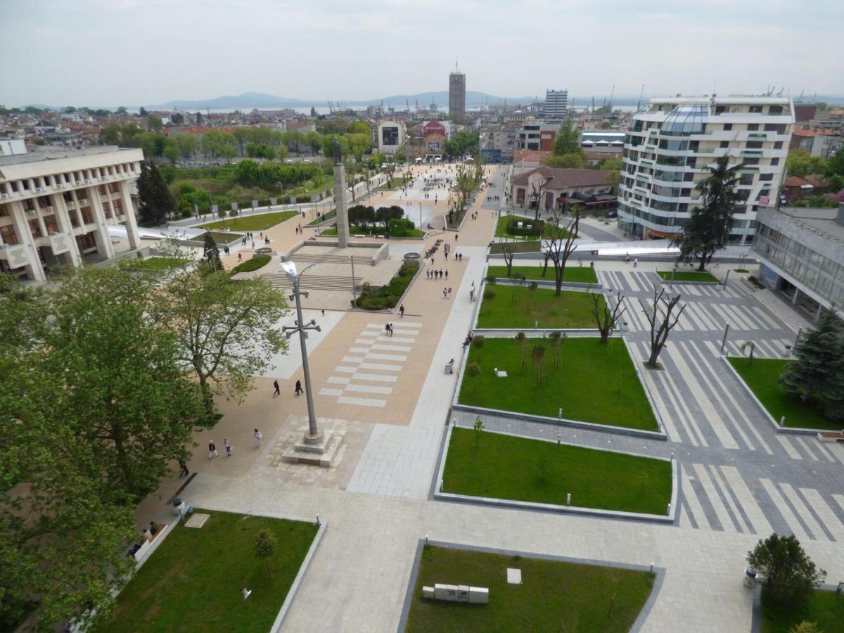 Avelov Art Apartment Burgas Luaran gambar