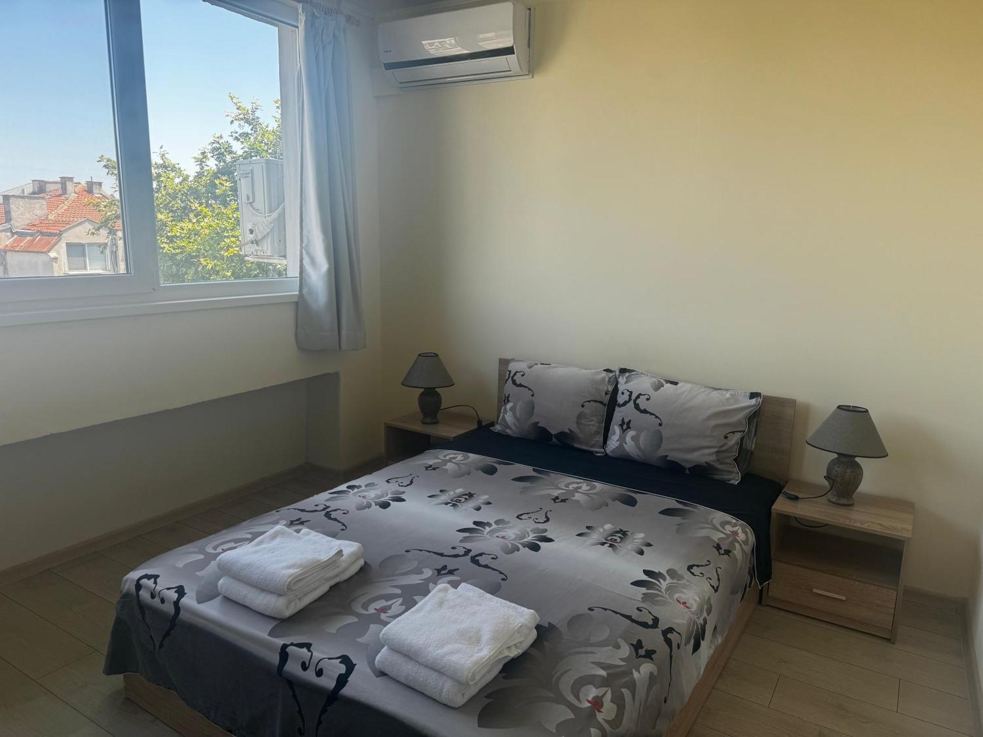 Avelov Art Apartment Burgas Luaran gambar
